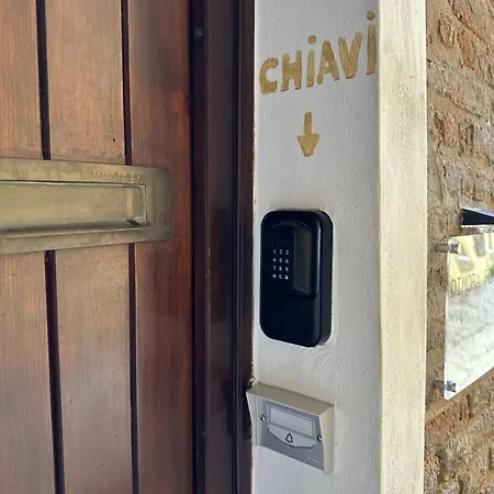 شقة Dimora Fontanese *